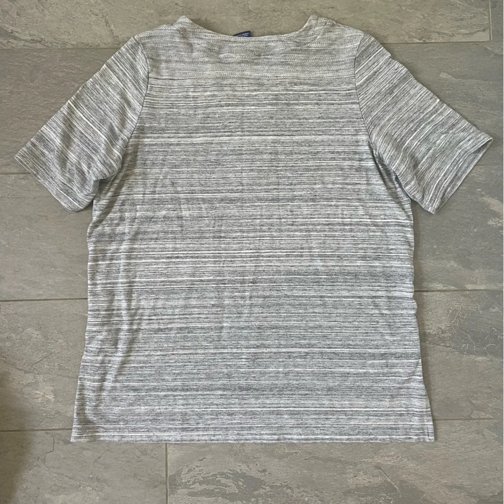 Nike short sleeve heathered gray tee medium